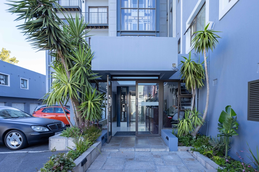 To Let 1 Bedroom Property for Rent in Sea Point Western Cape